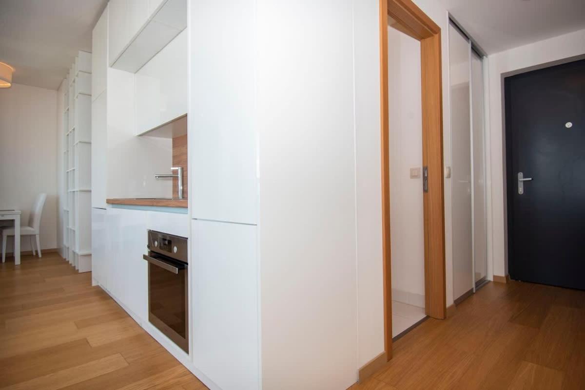 شقة Luxury 1Bdrm On The 28Th Floor براتسيلافا المظهر الخارجي الصورة