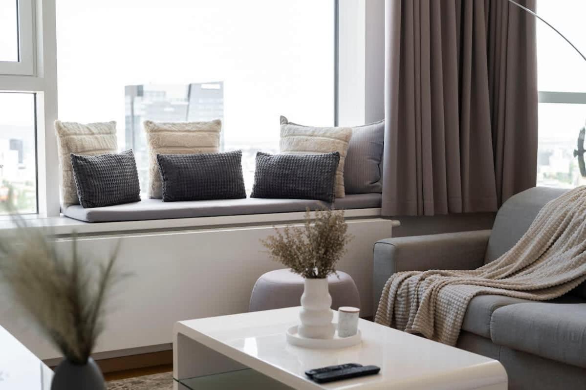 شقة Luxury 1Bdrm On The 28Th Floor براتسيلافا المظهر الخارجي الصورة